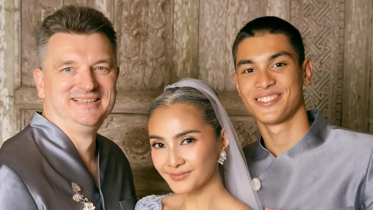 Maudy Koesnaedi & Erik Meijer Rayakan 25 Tahun Nikah