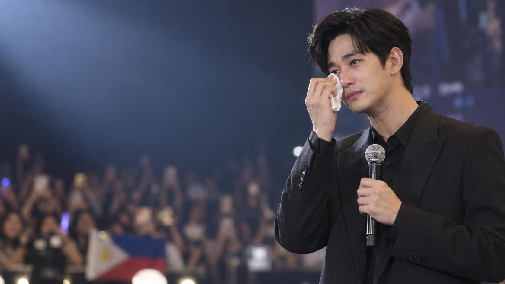 Kim Soo Hyun Menangis di Filipina, Tuai Kritik