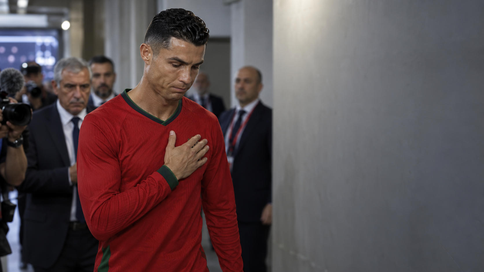 Ronaldo Minta Maaf dan Siap Dihukum Federasi Portugal