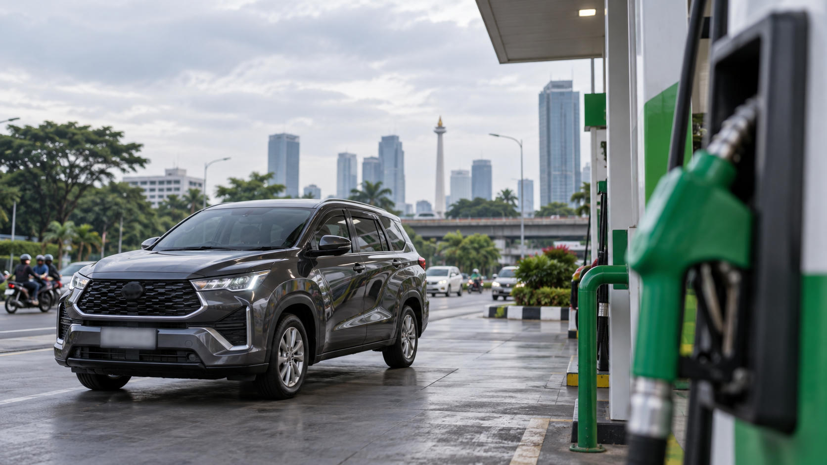 Toyota Innova Zenix Terbaru: Benarkah Bisa Pakai E100?